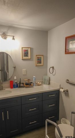 955 Beachside Dr, Chandler, TX 75758