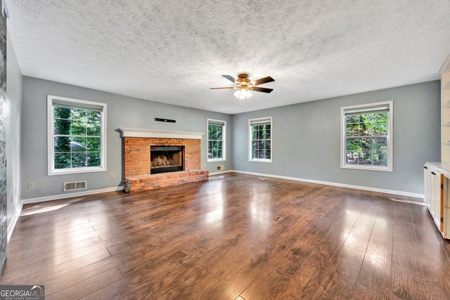 432 Kimberly Court, Mcdonough, GA 30252