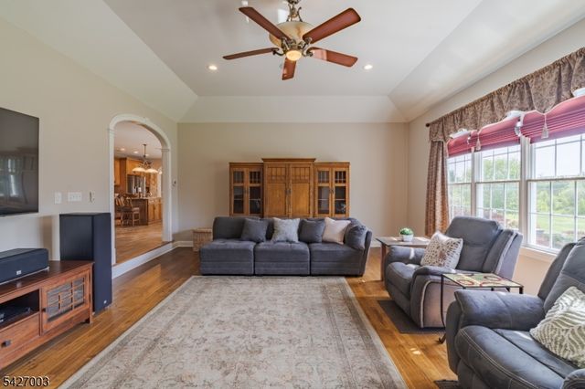22 Spruce Ln, Montgomery Twp., NJ 08502