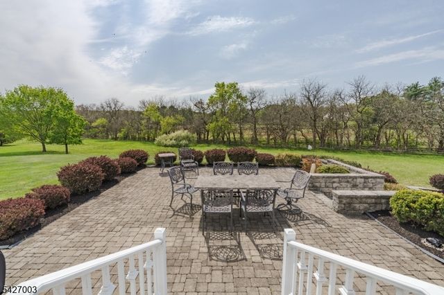 22 Spruce Ln, Montgomery Twp., NJ 08502