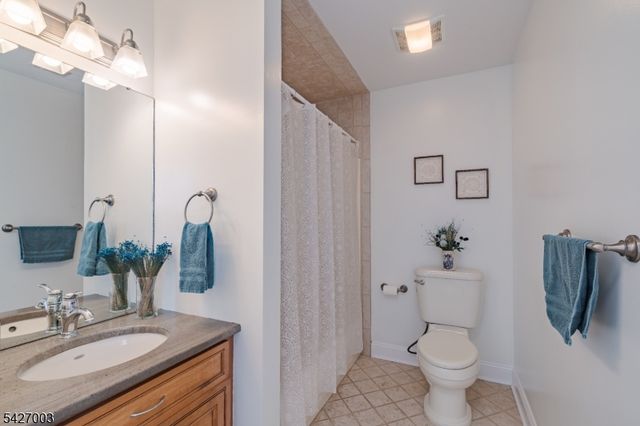 22 Spruce Ln, Montgomery Twp., NJ 08502