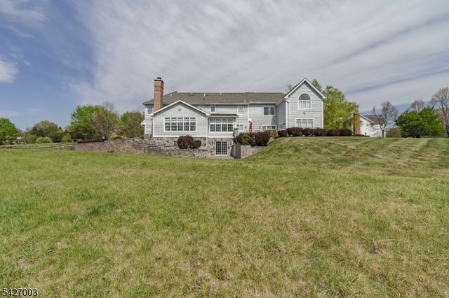 22 Spruce Ln, Montgomery Twp., NJ 08502