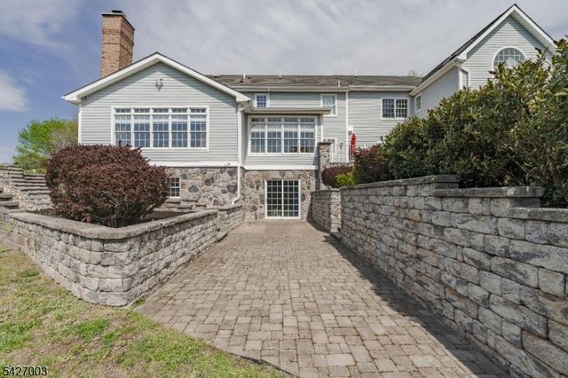 22 Spruce Ln, Montgomery Twp., NJ 08502