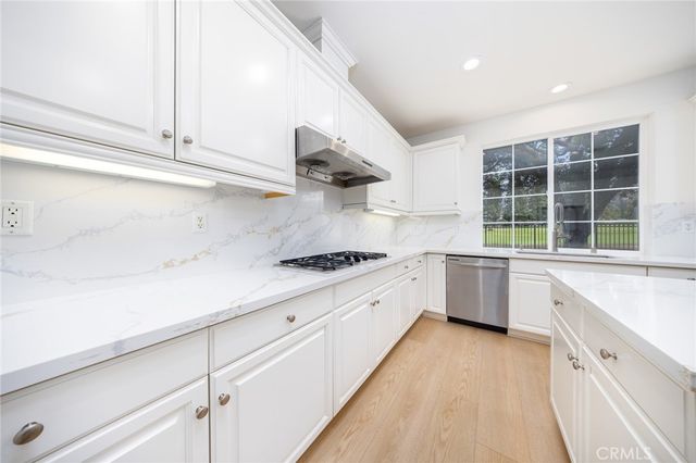 2225 Saratoga Lane, Glendora, CA 91741