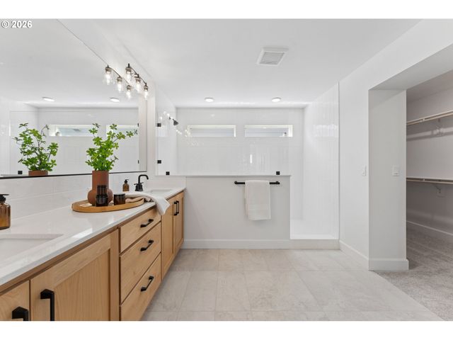 15566 Sw Everglade Ave, Tigard, OR 97224