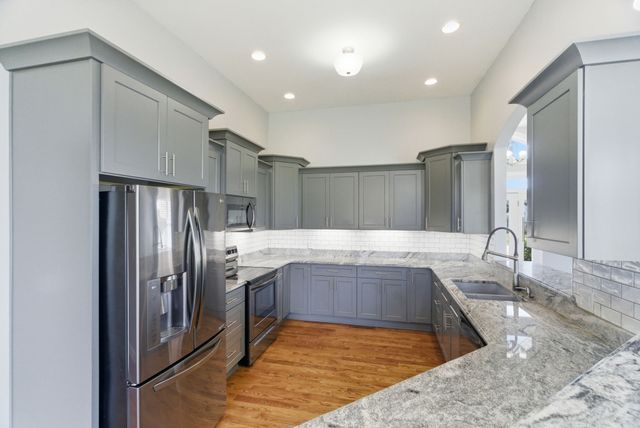 1027 Founders Ln, Portland, TN 37148