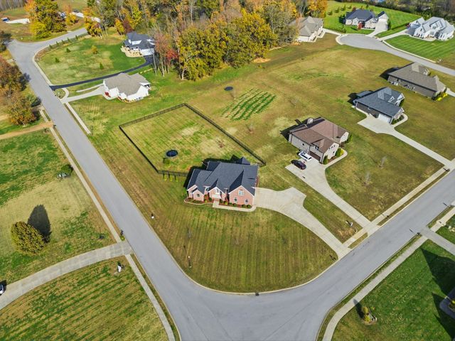 1027 Founders Ln, Portland, TN 37148