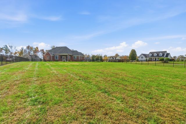 1027 Founders Ln, Portland, TN 37148