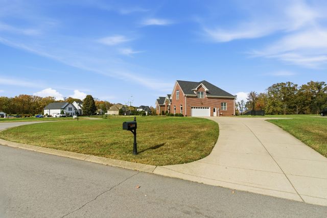 1027 Founders Ln, Portland, TN 37148