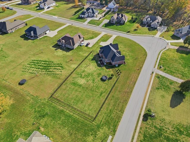 1027 Founders Ln, Portland, TN 37148