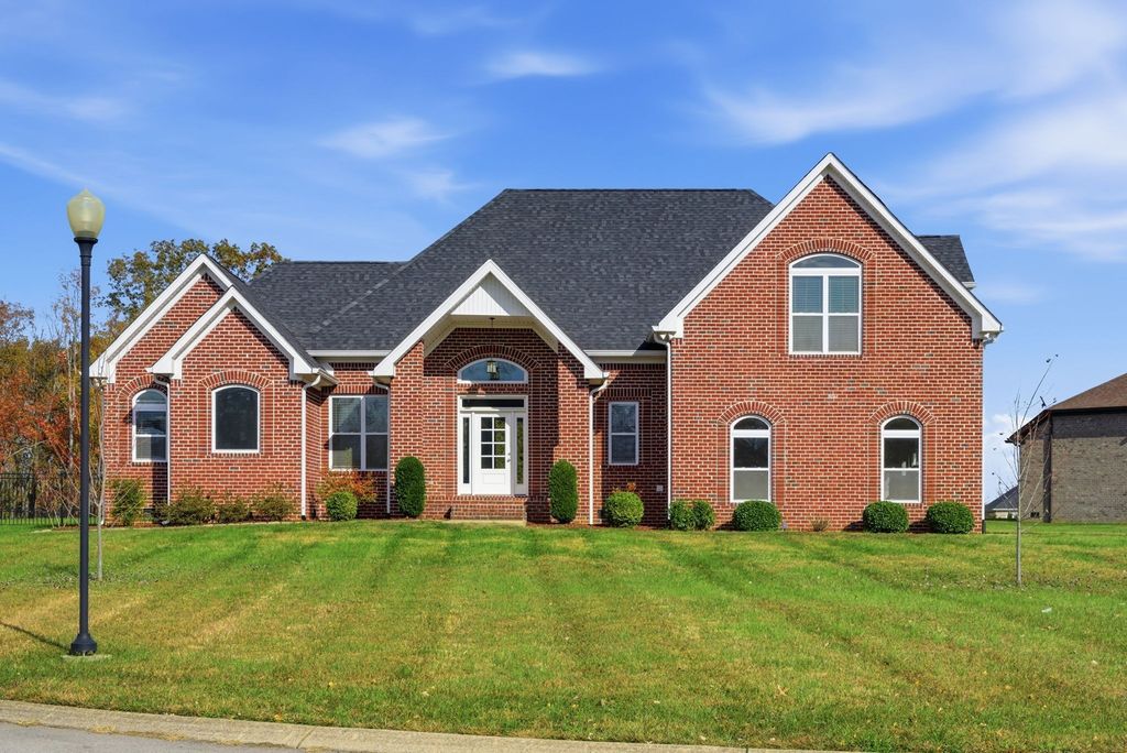 1027 Founders Ln, Portland, TN 37148