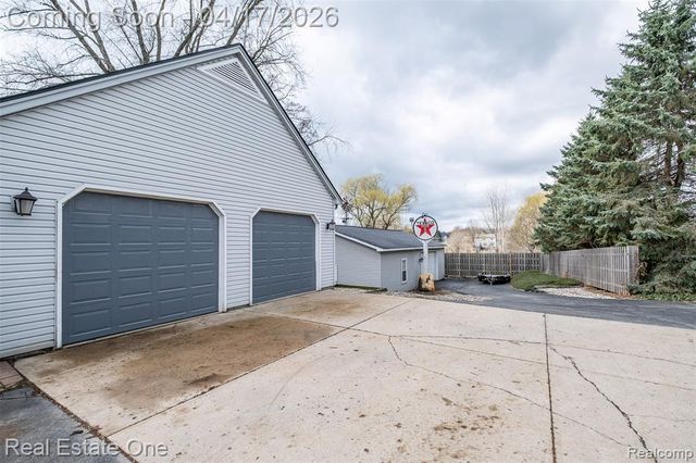 11030 Marshall Road, South Lyon, MI 48178