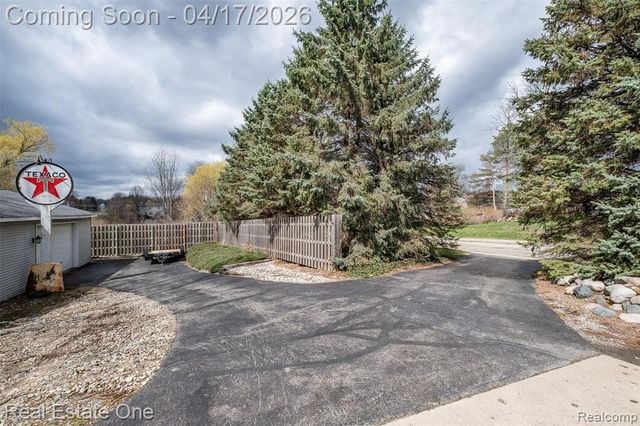 11030 Marshall Road, South Lyon, MI 48178