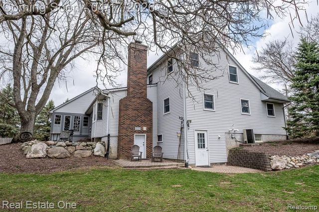 11030 Marshall Road, South Lyon, MI 48178