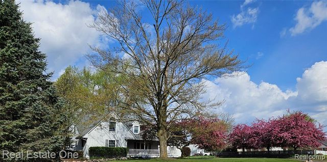 11030 Marshall Road, South Lyon, MI 48178