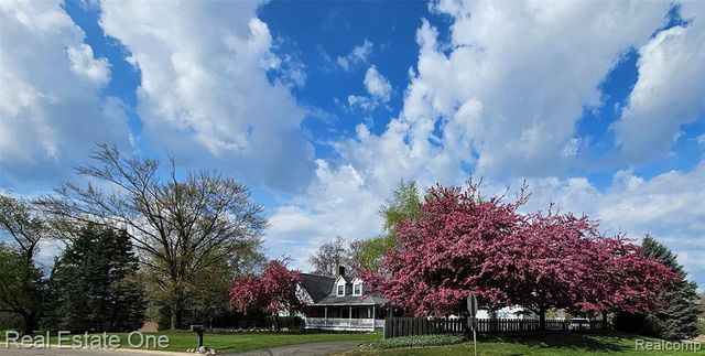 11030 Marshall Road, South Lyon, MI 48178