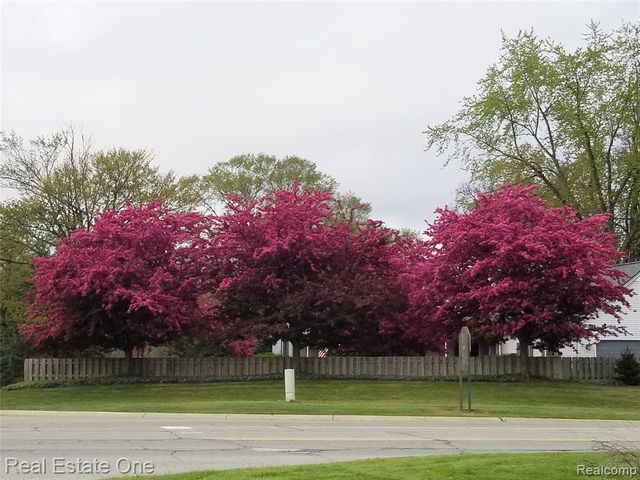 11030 Marshall Road, South Lyon, MI 48178