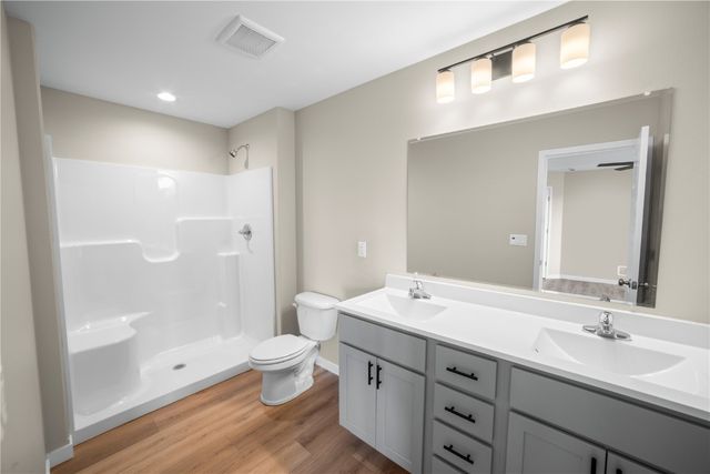 3003 James Parkway, Cedar Rapids, IA 52404