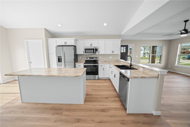 3003 James Parkway, Cedar Rapids, IA 52404