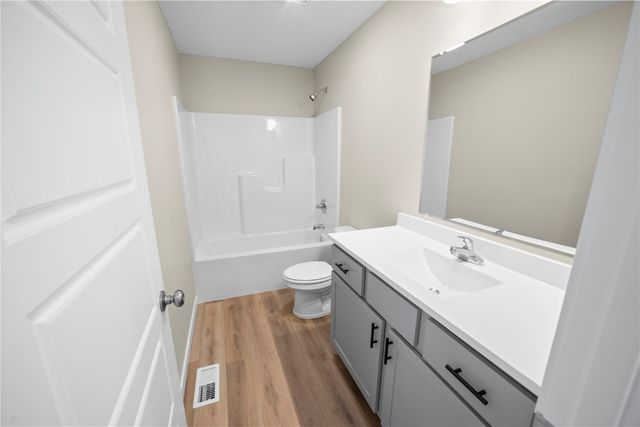 3003 James Parkway, Cedar Rapids, IA 52404