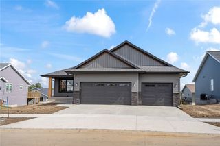 3003 James Parkway, Cedar Rapids, IA 52404