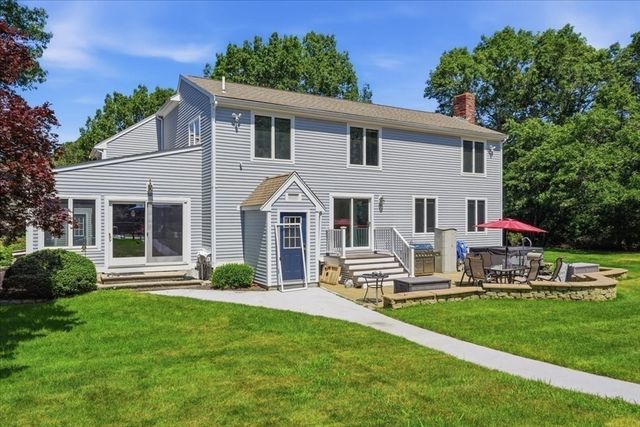 60 Ellisville Green, Plymouth, MA 02360