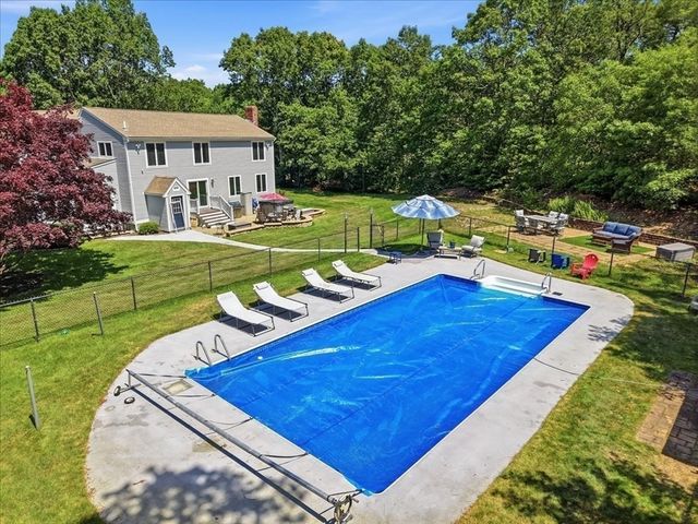 60 Ellisville Green, Plymouth, MA 02360