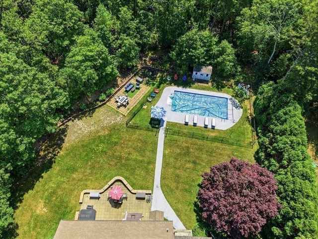 60 Ellisville Green, Plymouth, MA 02360