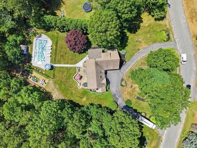 60 Ellisville Green, Plymouth, MA 02360