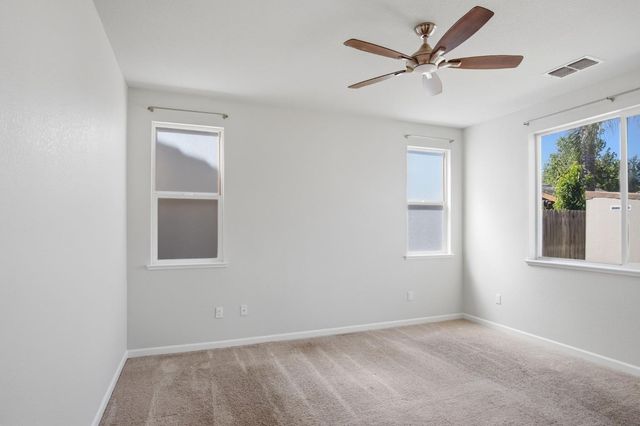 4113 Snowfire Dr, Modesto, CA 95357