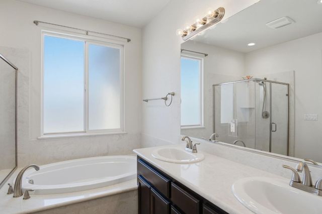 4113 Snowfire Dr, Modesto, CA 95357