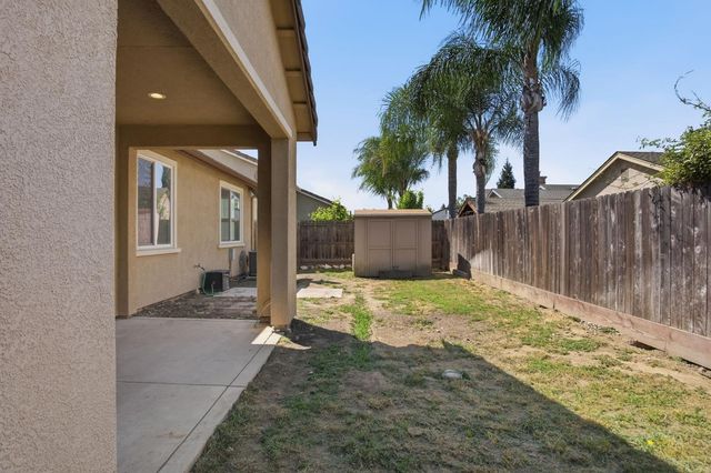 4113 Snowfire Dr, Modesto, CA 95357