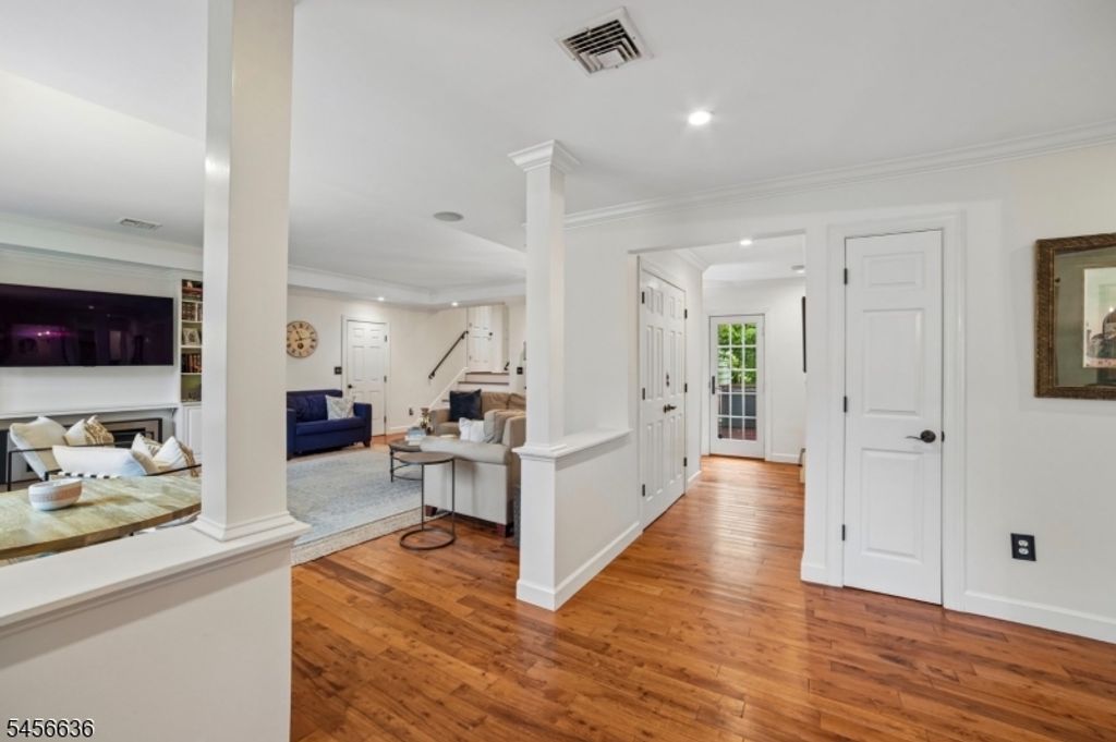 5 W William St, Lincoln Park Boro, NJ 07035 — photo 2