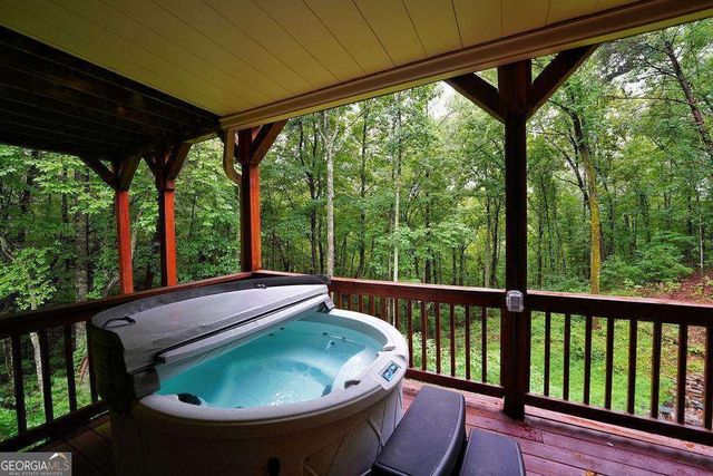 85 Hunter Drive, Talking Rock, GA 30175