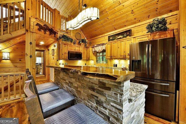 85 Hunter Drive, Talking Rock, GA 30175