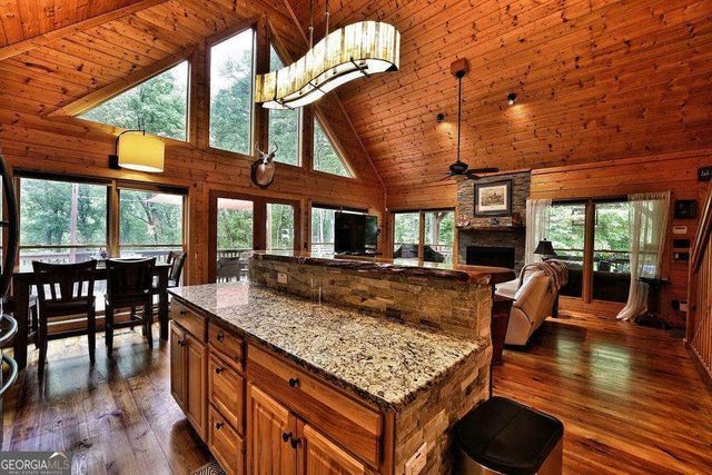 85 Hunter Drive, Talking Rock, GA 30175