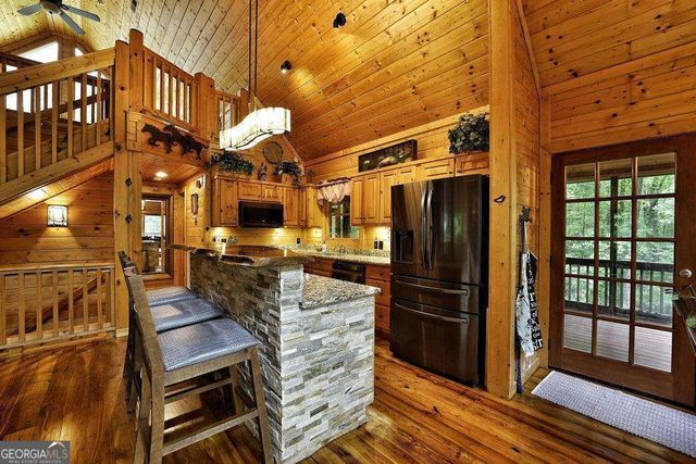85 Hunter Drive, Talking Rock, GA 30175