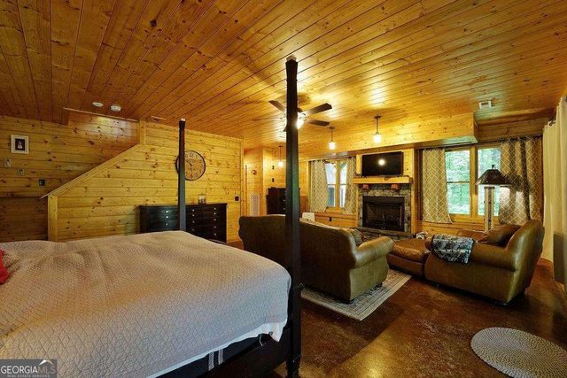 85 Hunter Drive, Talking Rock, GA 30175