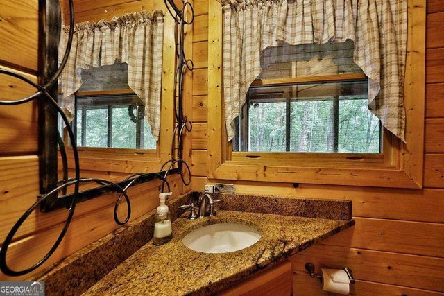 85 Hunter Drive, Talking Rock, GA 30175