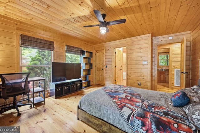 85 Hunter Drive, Talking Rock, GA 30175