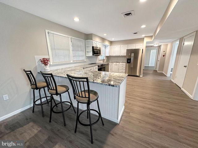 306 N LAKE RD, Stevensville, MD 21666