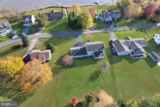 306 N LAKE RD, Stevensville, MD 21666