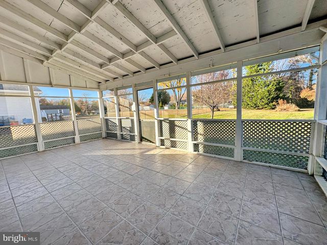 306 N LAKE RD, Stevensville, MD 21666