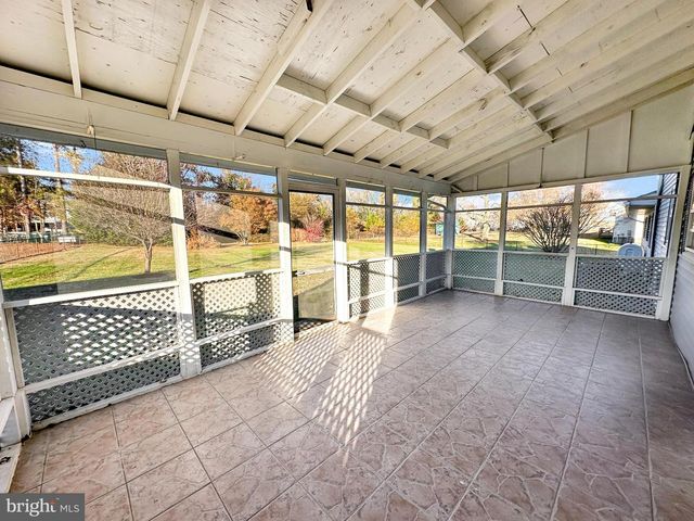 306 N LAKE RD, Stevensville, MD 21666