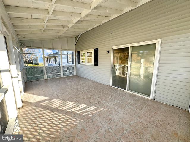 306 N LAKE RD, Stevensville, MD 21666