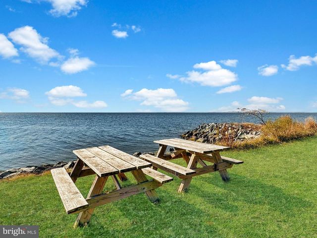 306 N LAKE RD, Stevensville, MD 21666