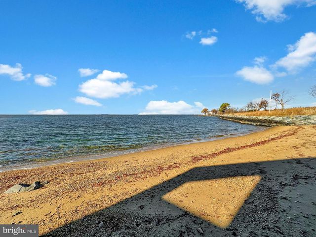 306 N LAKE RD, Stevensville, MD 21666