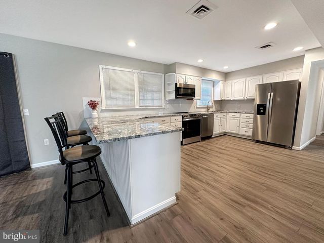 306 N LAKE RD, Stevensville, MD 21666