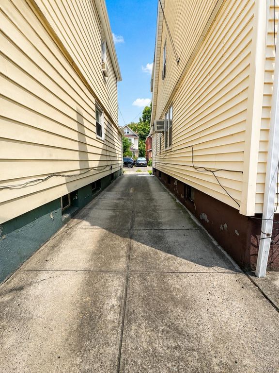 87-09 69th Avenue, Forest Hills, NY 11375 — photo 4