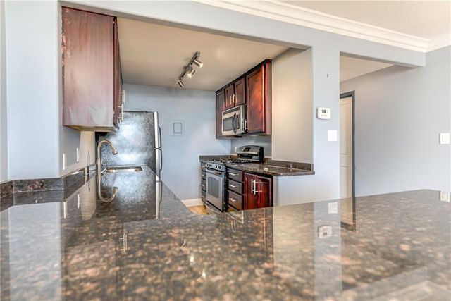 700 E 8th Street 16O, Kansas City, MO 64106